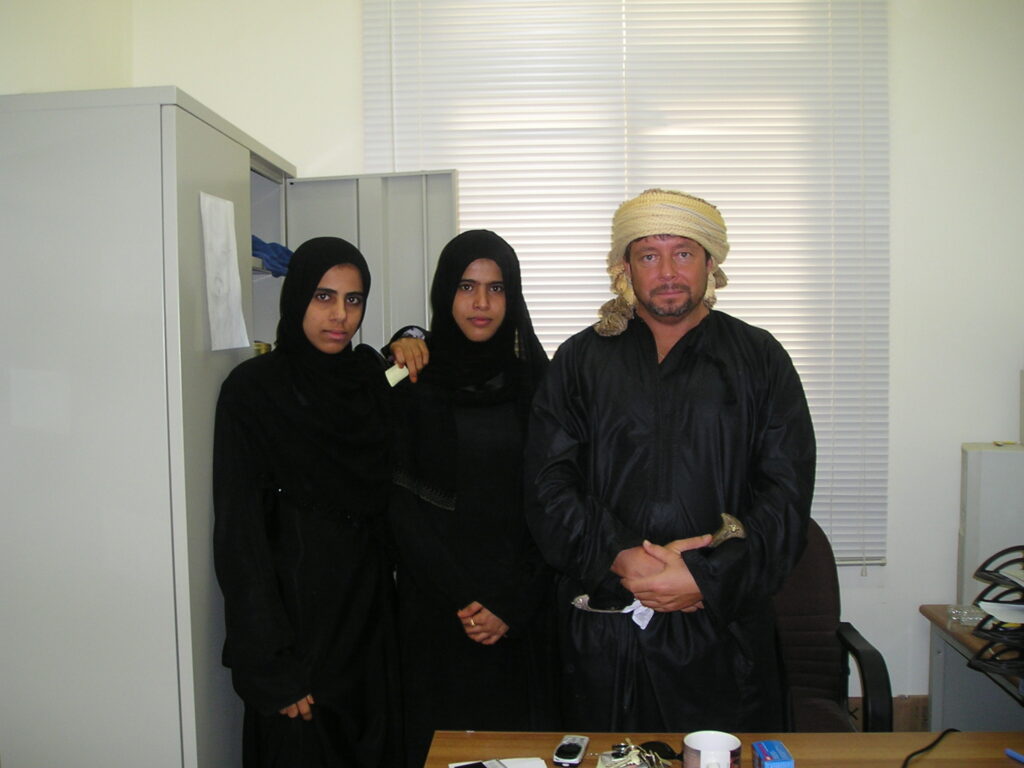 Matthew Heines with female Omani students Sur Oman
